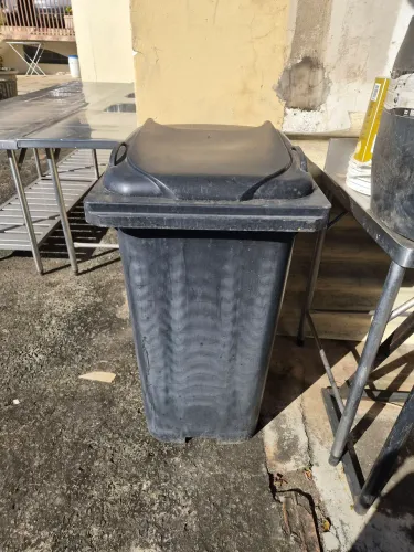 Lixeira 240L