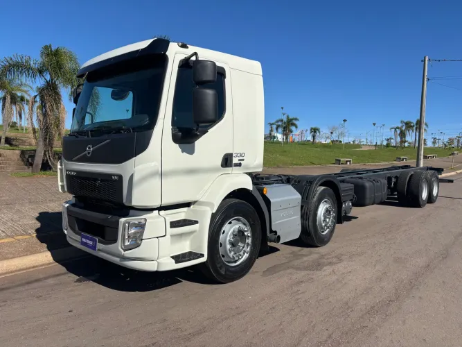 VOLVO 330 I-SHIFT BITRUCK LEITO 