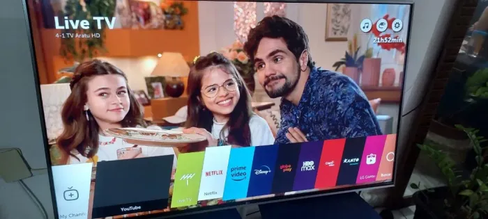 Tv Smart 50 4k Lg Imagem de Cinema Impecavel Completa Com os Pés