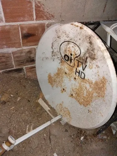 02 Antenas de tv a cabo sucata