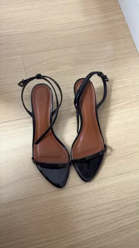 Salto (Sandália Anzeli Salto Fino Baixo Preto)
