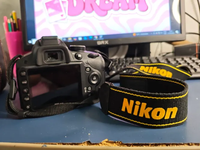 NIKON D3200 + ACESSORIOS