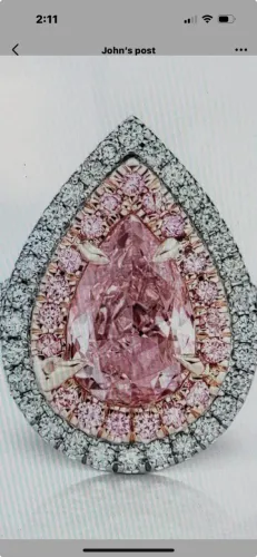 Joia Rarissíma , Diamante Rosa Natural , em ouro 18/780 k , rodeada diamantes