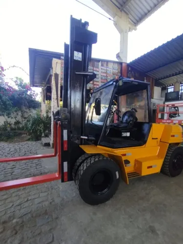 Empilhadeira Clark Mod C70D