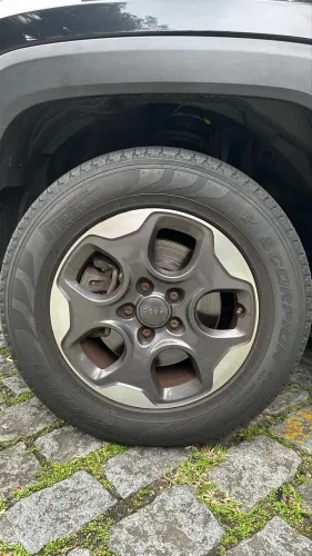 Rodas Originais Jeep Renegade Aro 16 com Pneus Pirelli 215/65 R16