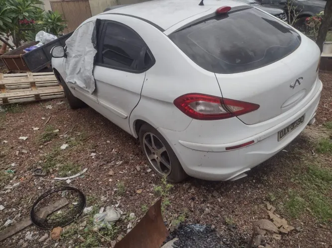 Chery Cielo 1.6 16V 119cv 5P 2012