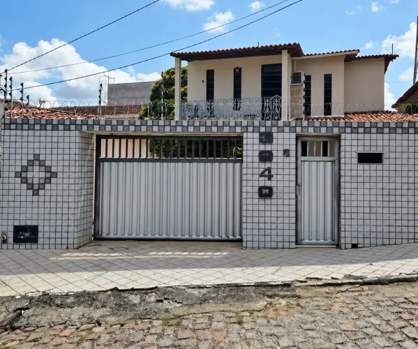 Casa 4/4 Sendo 02 Suites 400m² à venda em Capim Macio