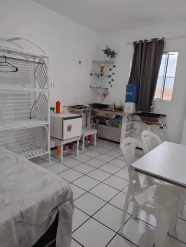 Suíte mobiliada na Cidade dos Funcionários, tudo incluso!