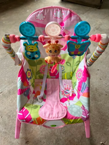 Cadeirinha bebê com música