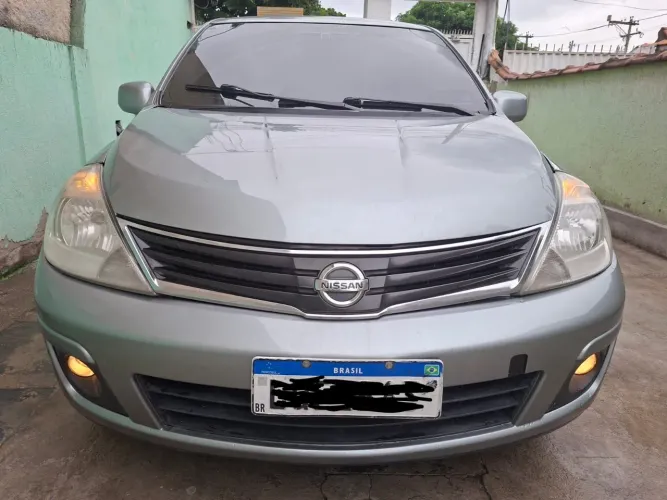 Nissan Tiida SL 1.8/1.8 Flex 16V Aut. 2011
