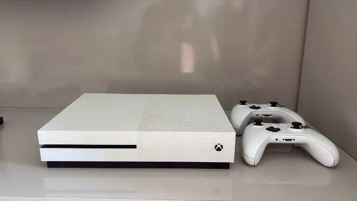 Xbox One S Branco + 2 Controles Originais - Ótimo Estado! - Funcionando 100%
