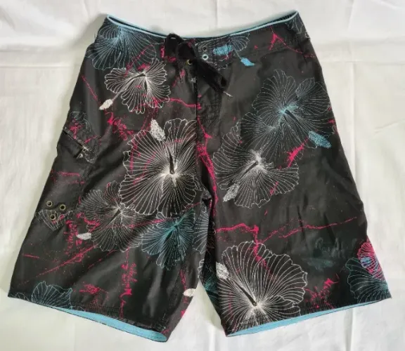 Bermuda Quiksilver (importada do Japão - Quiksilver Nagoya Japan)