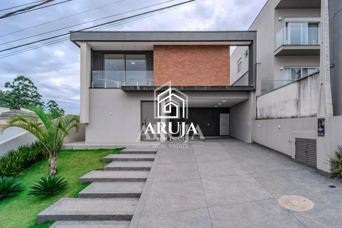 Casa de Alto Padrão com 4 Suítes no Real Park Arujá