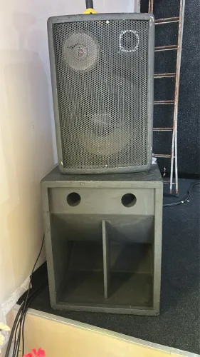 De VENDO SISTEMA DE SOM PROFISSIONAL COMPLETO - SOMENTE O CONJUNTO