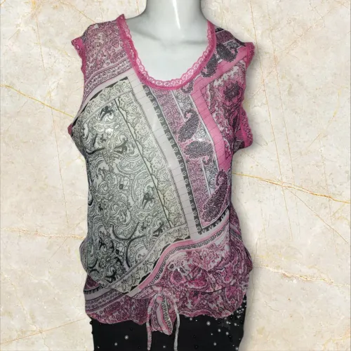 Blusa estampa Paisley com leve transparência