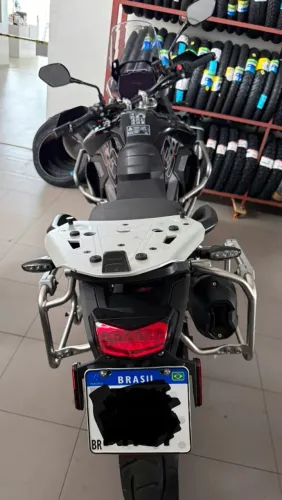 Vendo Triumph 900GT pro impecável.