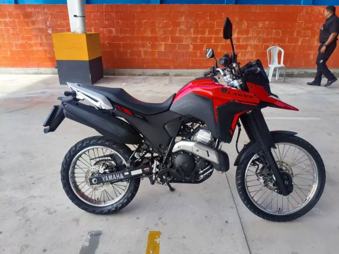 Lander 25/25, 15 mil kms, troco XRE Bros pop Titan fan cartão 12x com juros