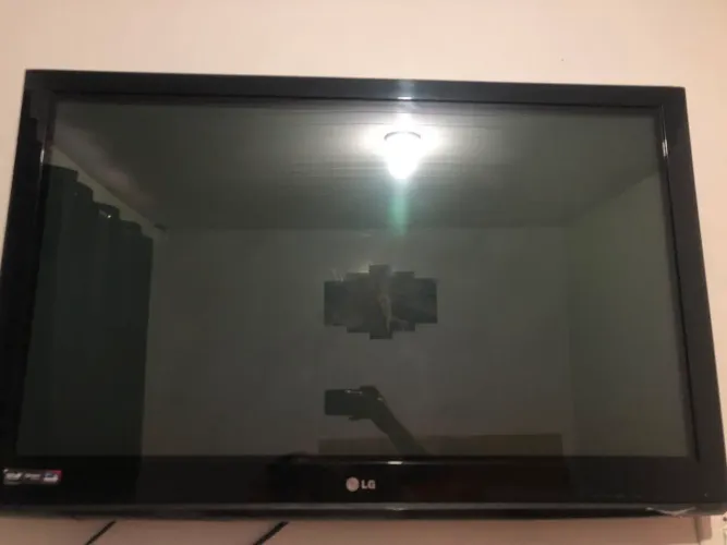 Vendo tv 42 polegadas, não é smart