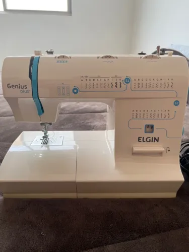 Máquina de costura Elgin Genius Plus+
