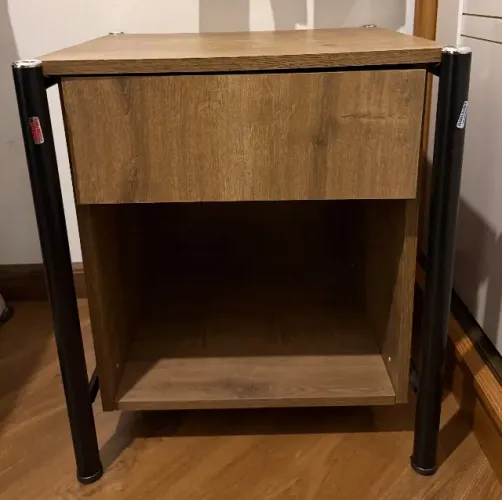 Conjunto de Mesa de Cabeceira Light Demolição e Preto