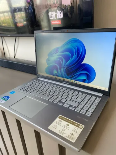 Asus Vivobook 15 i3 13º ótimo estado de conservação