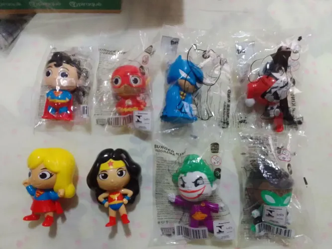 Combo de Brinquedos  - Mãozinhas da Wandinha.