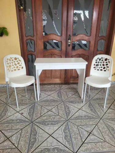 Mesa e 2 cadeiras
