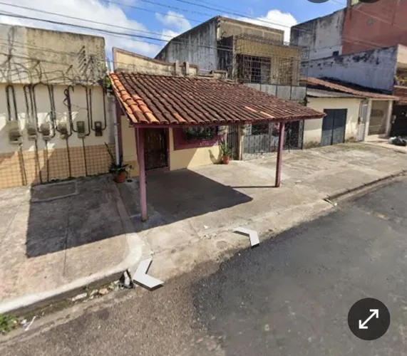 EXCELENTE CASA OU PONTO COMERCIAL