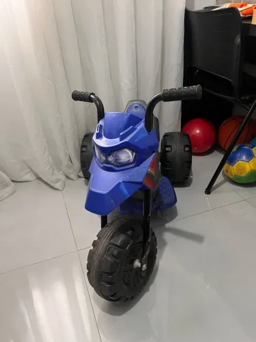 Moto elétrica infantil
