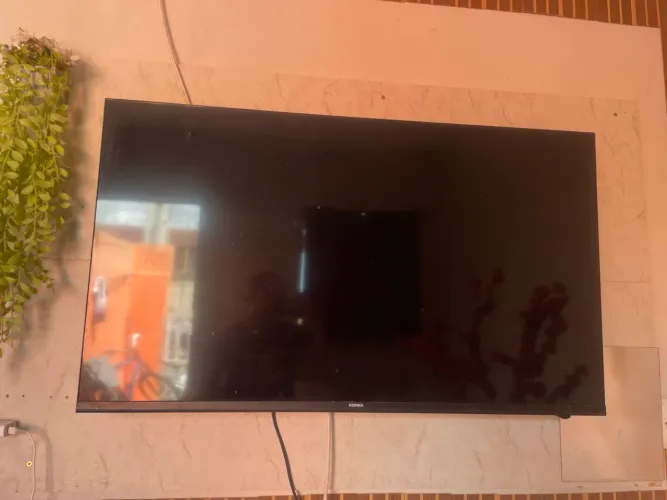 Vende-se televisão