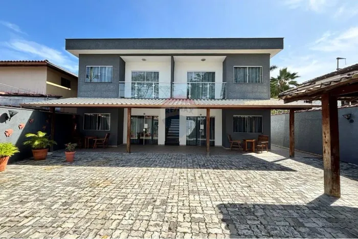 Ativo Imobiliário em Taperapuan | Condomínio com 7 Unidades e Piscina