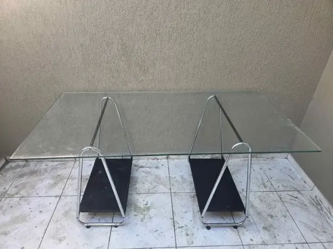 Mesa de escritório blindex Tok Stok 0,90x1,6m