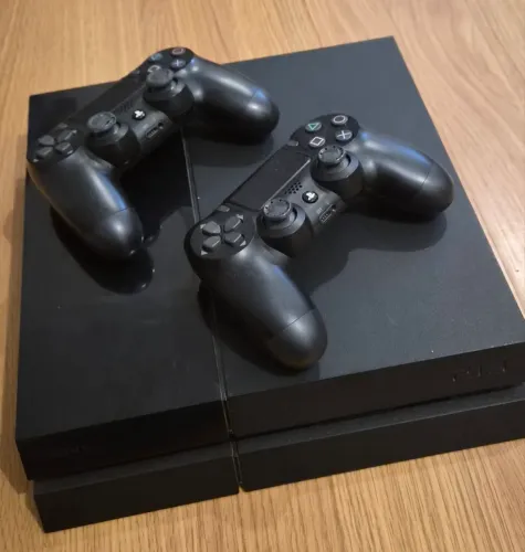 PS4 com caixa semi novo