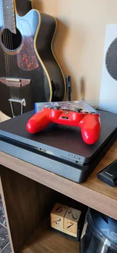 Vendo ou troco Ps4 slim 1T