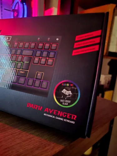 Teclado Mecânico Redragon Dark Avenger K568R Rainbow Switch Black