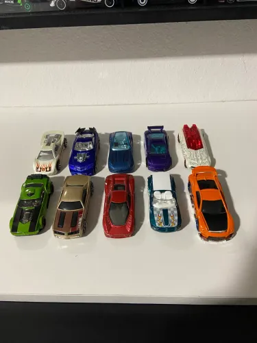 LOTE 10 HOT WHEELS LOOSES
