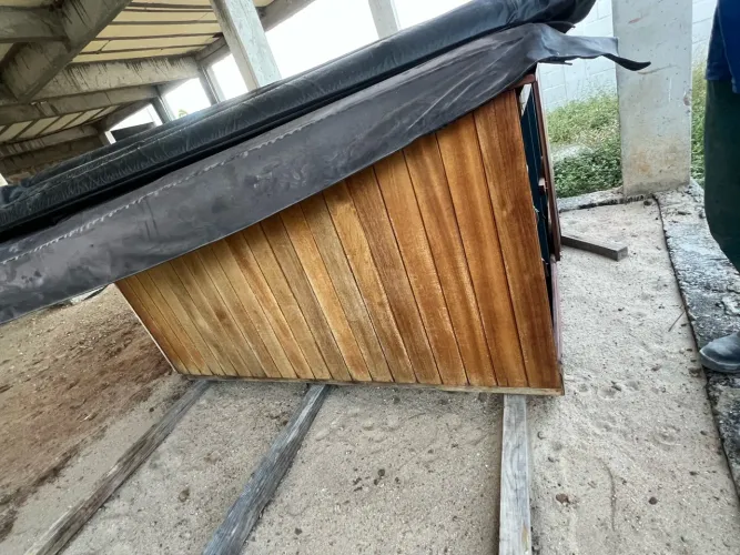 Spa Hidromassagem Imola (Banheiras Bom Banho) 1,80x2,10m - 5 Lugares + Deck e Capa Térmica