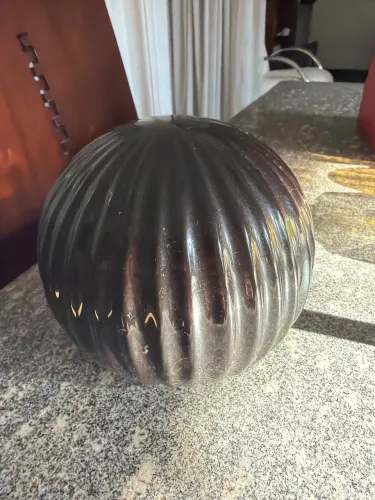 Bola de Enfeite Preta em louça para decoração