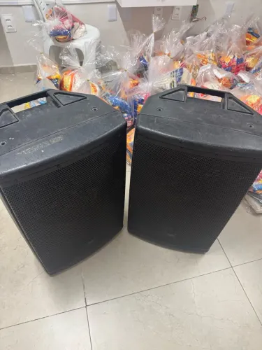 Vendo 2 cx jbl éon 615 usadas