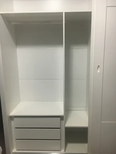 Quarto casal - Guarda Roupa / Cama queen/ mesa de estudo