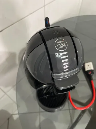 CAFETEIRA DOLCE GUSTO-novinha