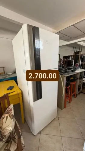Vendo geladeira 6 meses de uso entrego em balneário Camboriú e região 