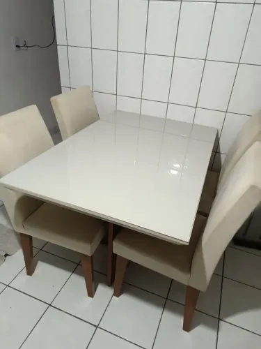 Mesa 4 cadeiras - Tampo de Vidro
