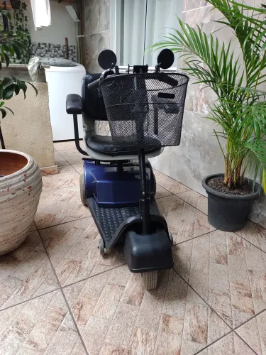 Scooter para pessoas com mobilidade reduzida ou idosos!!