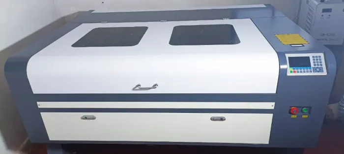 Máquina Corte Laser CO2 1310 - 150W (Seminova 2024) + Chiller CW-5200 + Eixo Rotativo