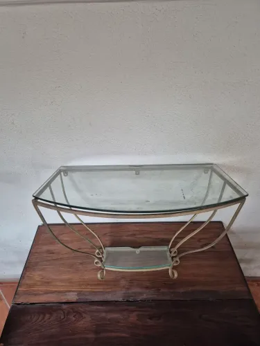 Aparador ferro e vidro temperado ideal para sala ou Hall de entrada