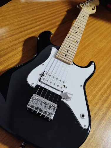 Guitarra PHX Elétrica ideal para Criança