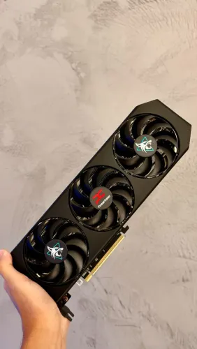 RX 9060XT 8GB HellHound Triple fan 