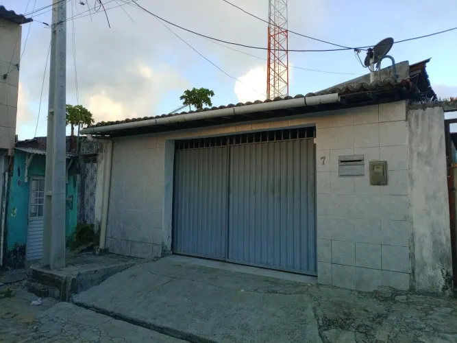 Casa em Mãe Luiza 