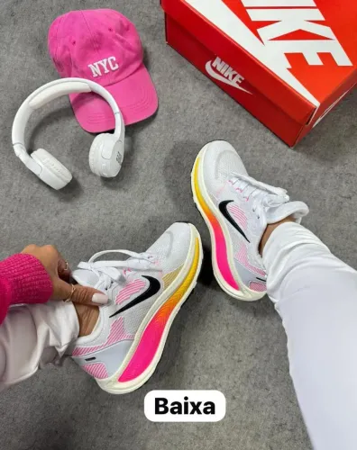 Tênis Nike ZoomX Feminino Branco, Rosa e Laranja | Amortecimento Responsivo de Alta Camada